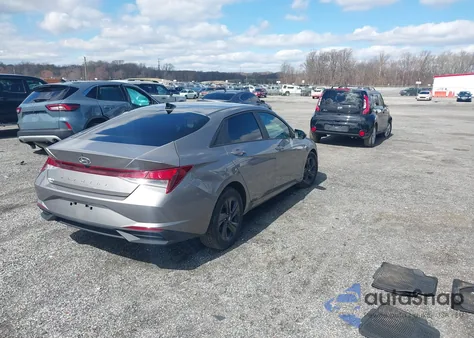 2022 Hyundai Elantra Sel z USA, uszkodzony, nr VIN KMHLM4AG8NU243250